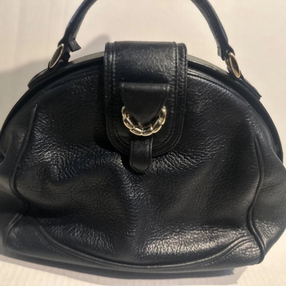 Vintage chaus leather navy with gold accents handbag